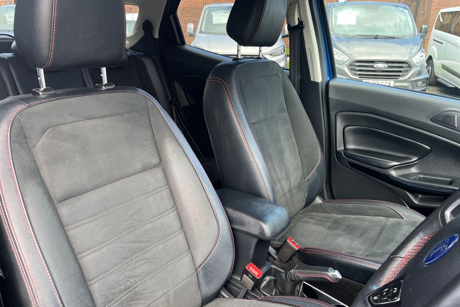 Ford ECOSPORT Photo 16