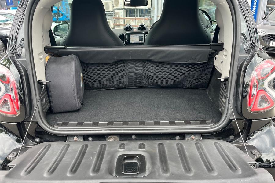 smart FORTWO COUPE Photo autoimg-b1b6b403e956558d4c222c9db23923d5d0b0de57.jpg