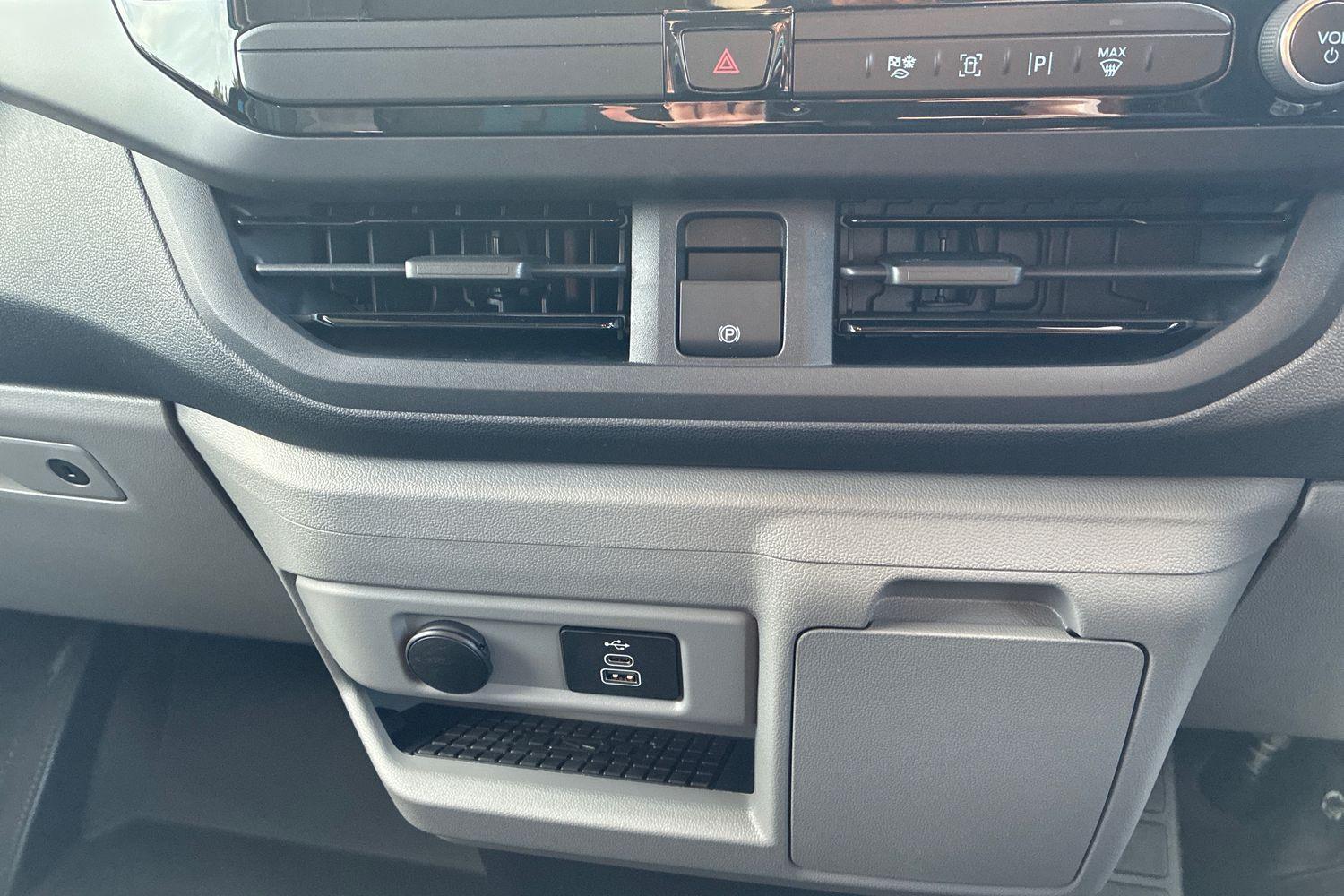 Ford Transit Custom Photo 31