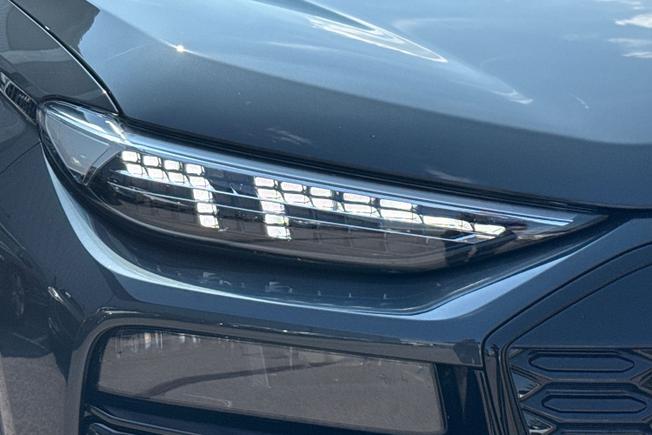 AUDI Sq6 E-Tron Photo 19