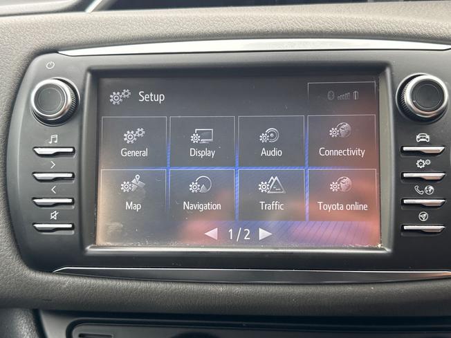 TOYOTA Yaris Photo 60