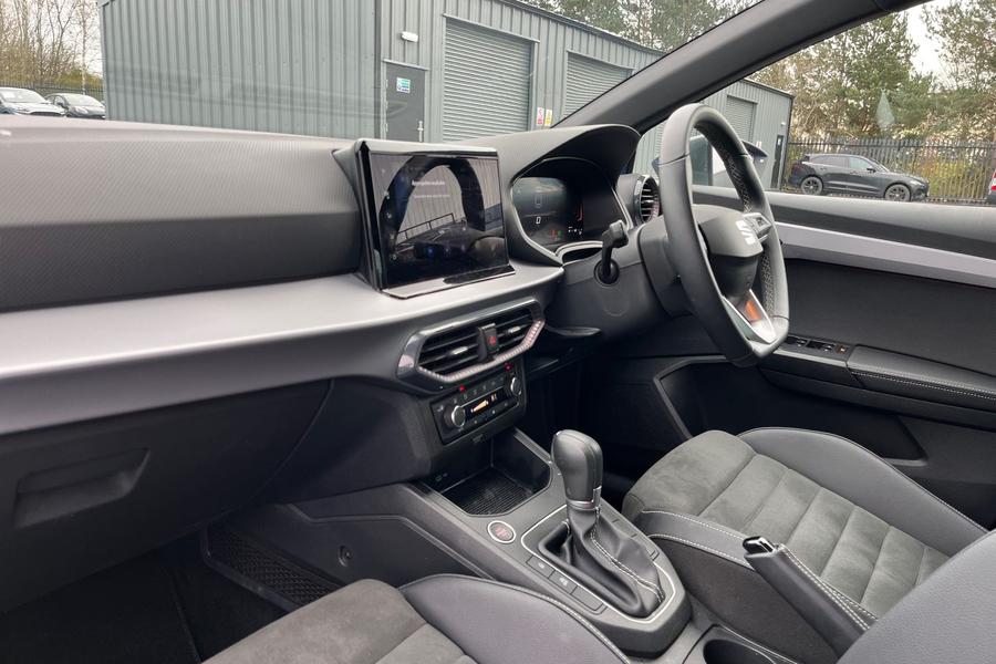 SEAT IBIZA Photo autoimg-b1c10a684ac7d21ffe847f1a650f3aac0ac5575a.jpg