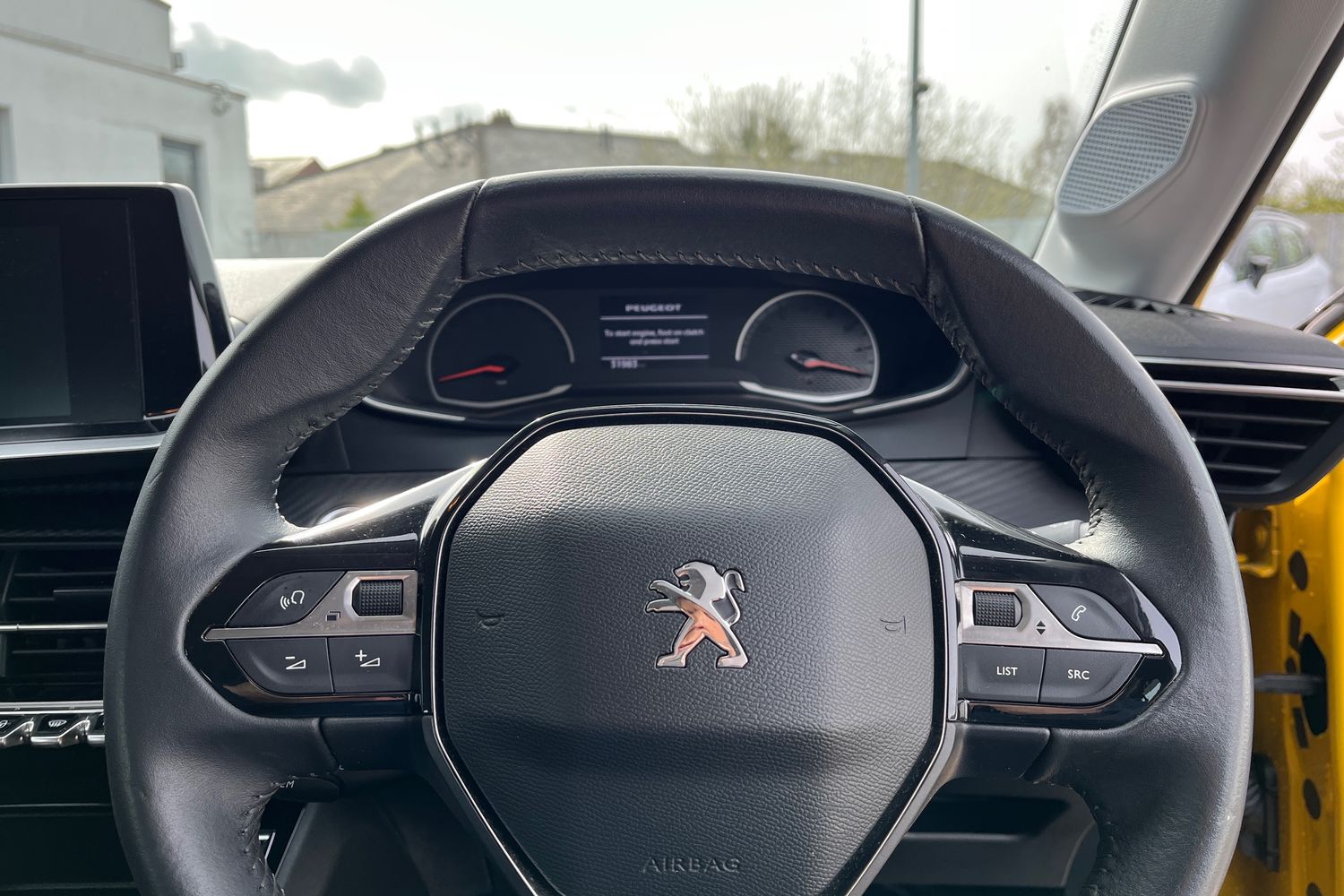 Peugeot 208 Photo 11