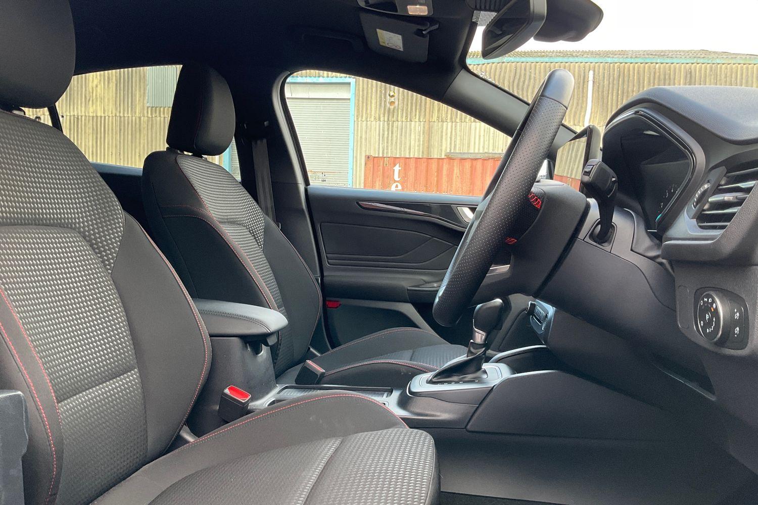 Ford Focus Photo 16