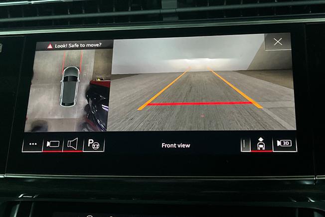 AUDI Q8 Photo 21