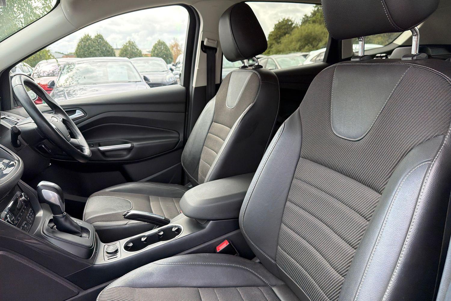 Ford KUGA Photo 18