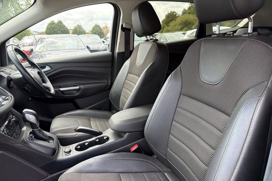 Ford KUGA Photo autoimg-b1c76b6b2124ba0ec3bab69b586f6e7c41776e6e.jpg