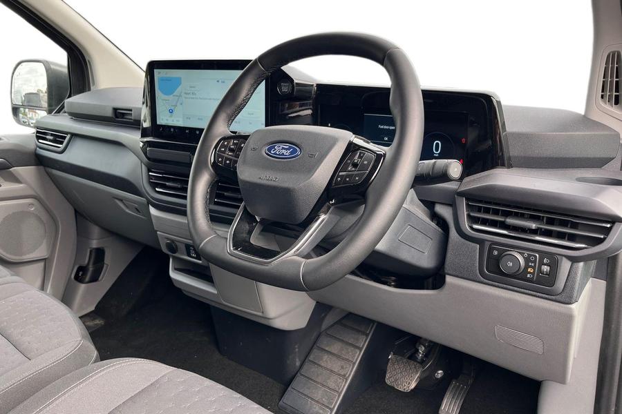 Ford TOURNEO CUSTOM Photo autoimg-b1c7aae45599e14d228a4eb0c9cf4292e428a133.jpg