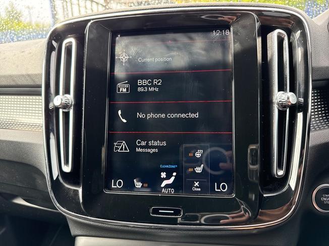 VOLVO XC40 Photo 32