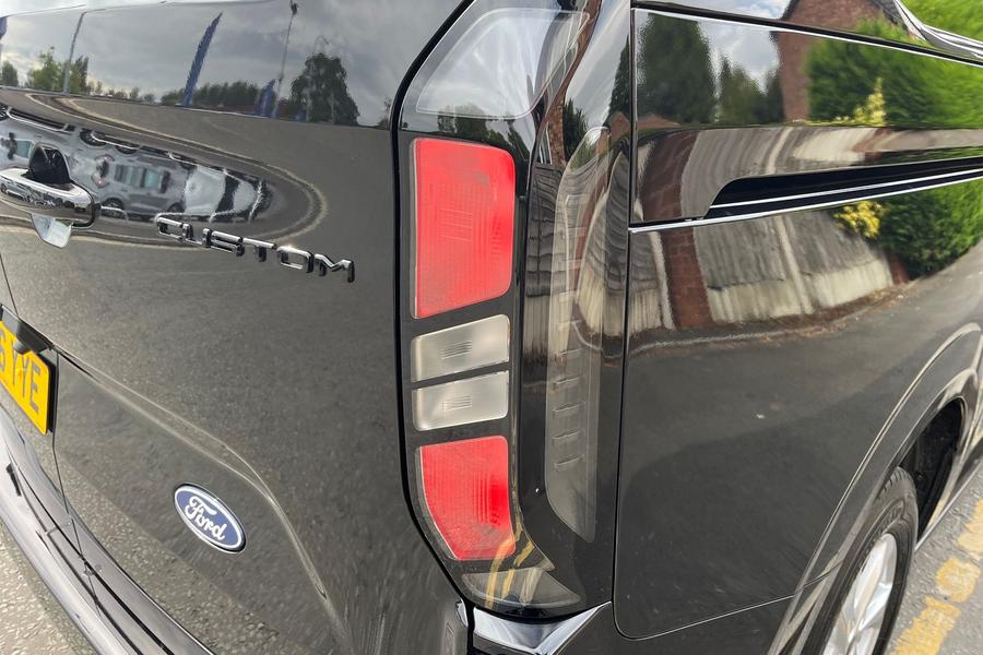 Ford TRANSIT CUSTOM Photo autoimg-b1d1f759a98e137174f79bf92af27dd576e92205.jpg