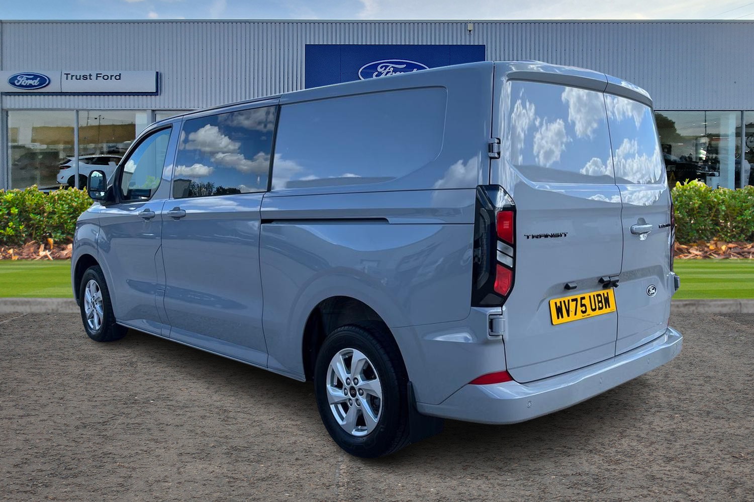 Ford TRANSIT CUSTOM Photo 1