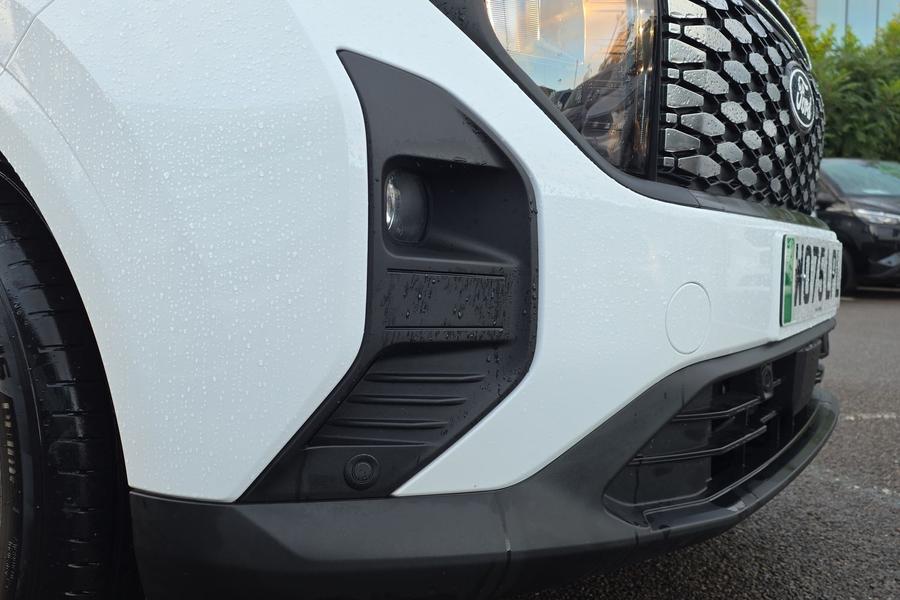 Ford E-TRANSIT COURIER Photo autoimg-b1d459f0fe430a6c7a9648bbd7339e63dfe56255.jpg