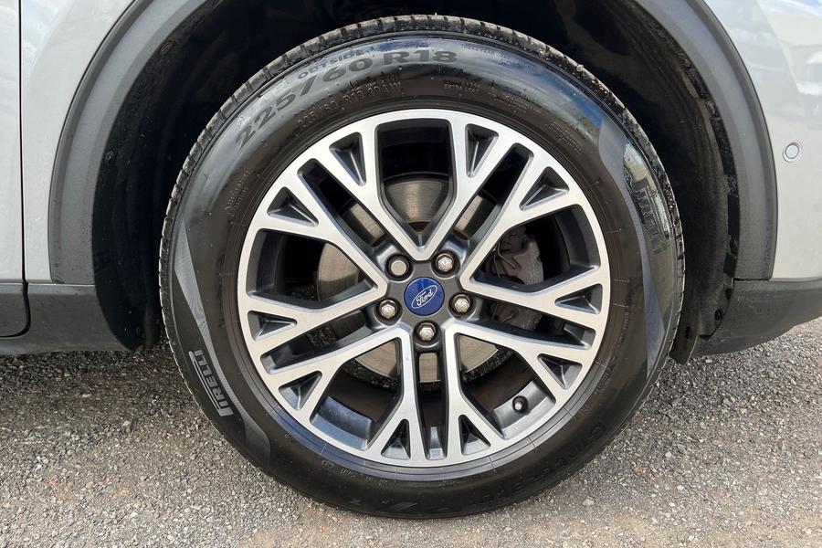 Ford Kuga Photo autoimg-b1d9a59e5b6921dc24d587f98464b7ebb5421ed7.jpg