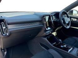 VOLVO Xc40 Photo 2