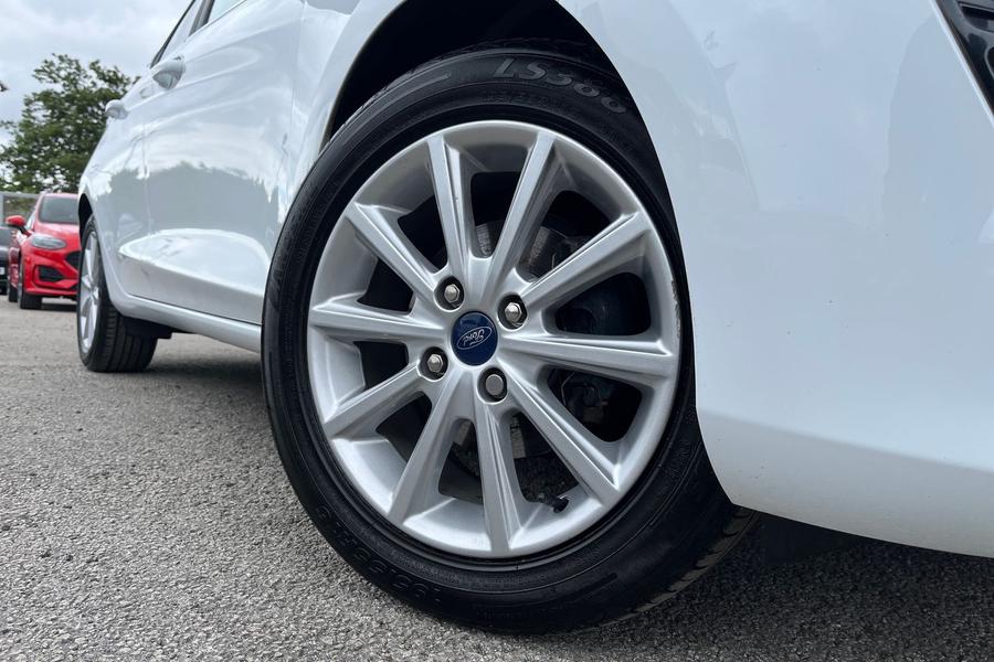 Ford Fiesta Photo autoimg-b1dacf273213087d6772f4fc9e001abe993ebd1b.jpg