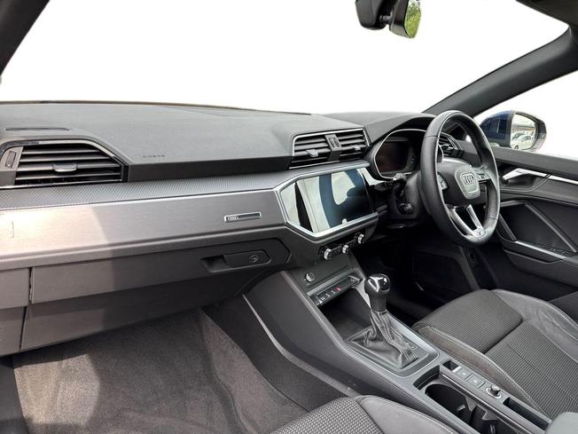 AUDI Q3 Photo 2