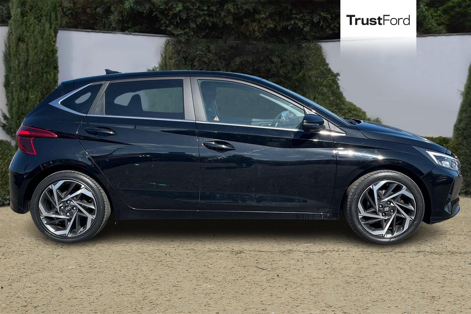 Hyundai i20 Photo 2