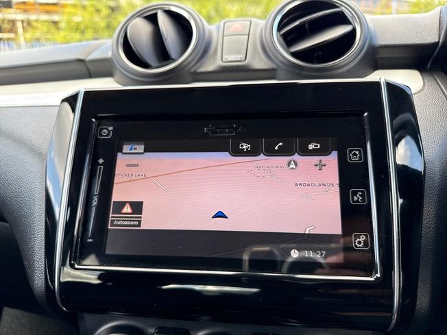 SUZUKI Swift Photo 14