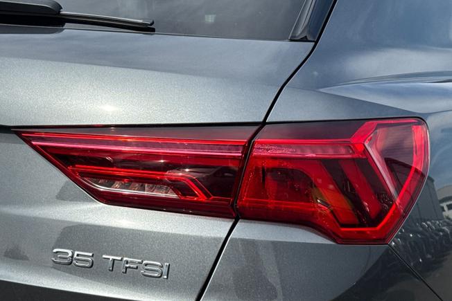 Audi Q3 Photo 18