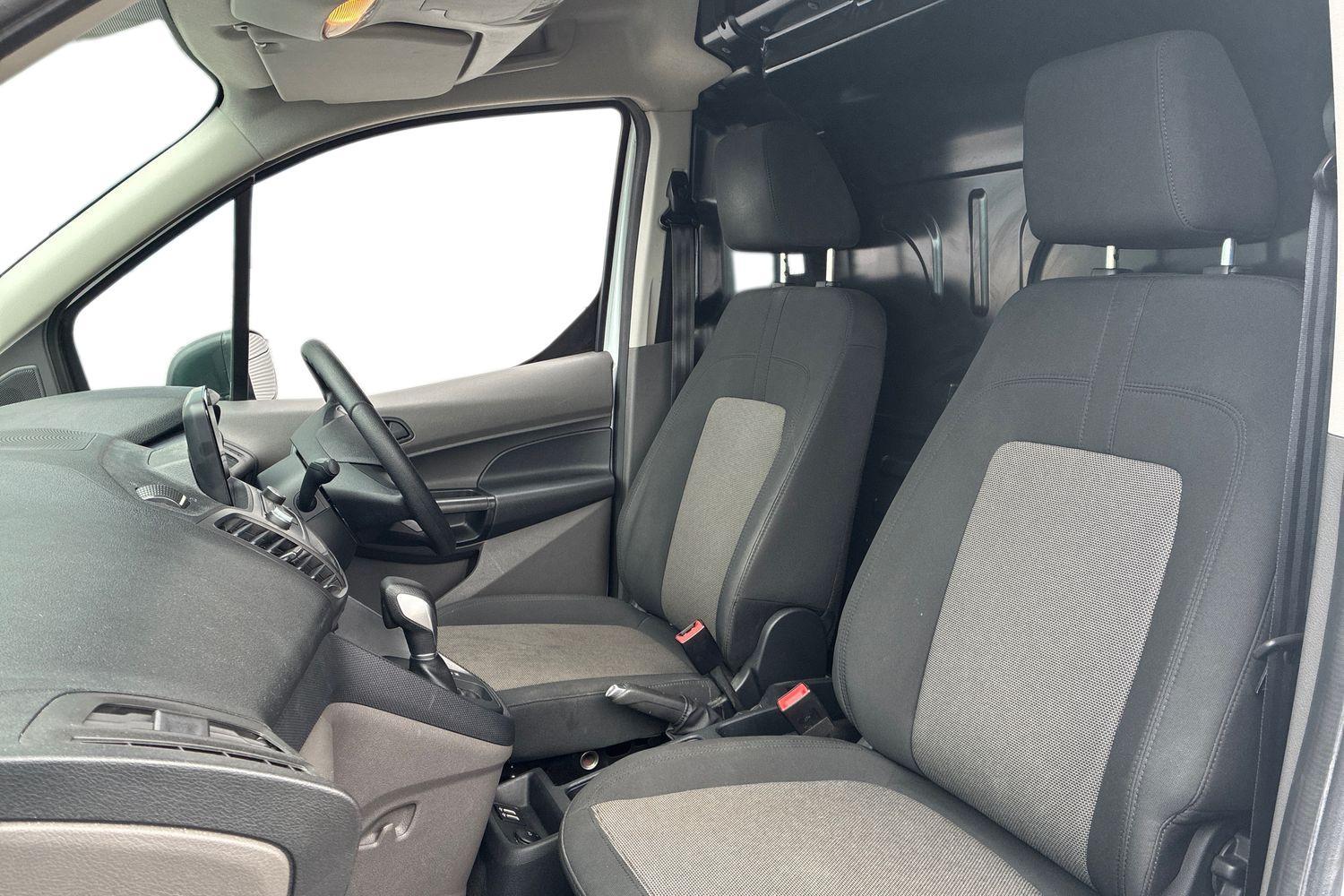 Ford TRANSIT CONNECT Photo 9