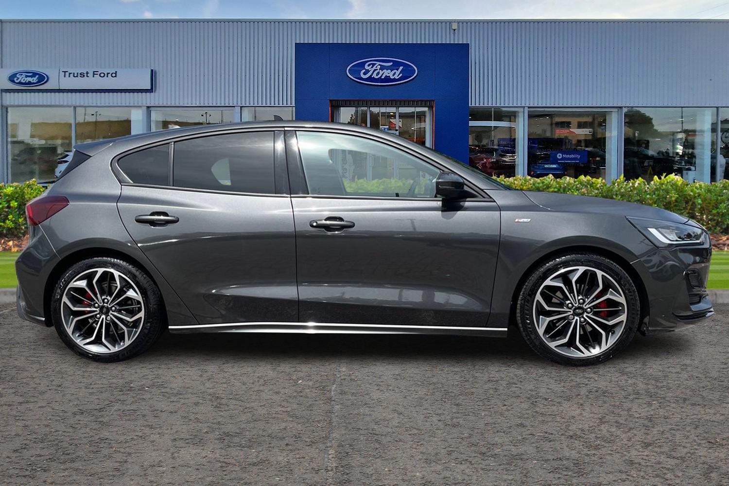 Ford Focus Photo 2