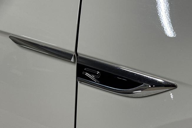 VOLKSWAGEN T-Roc Photo 34