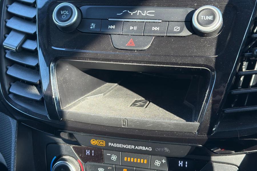 Ford TOURNEO CONNECT Photo autoimg-b1ecbaf7fd1cc9b06ff31affb9c6ca66b43f0ce5.jpg