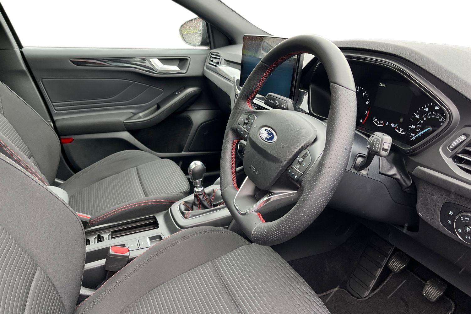 Ford Focus Photo 8