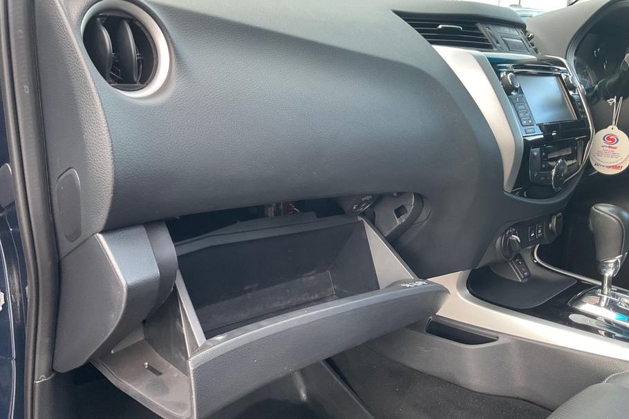 Used Nissan Navara YN18XFG 15