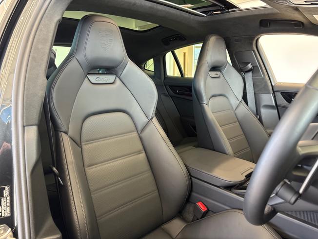 PORSCHE Panamera Photo 14