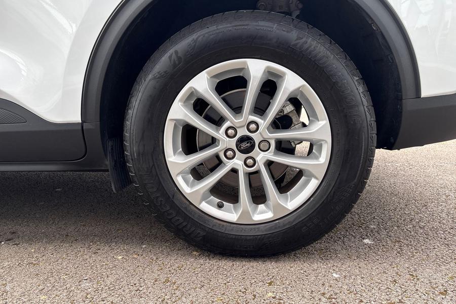 Ford KUGA Photo autoimg-b1f4d151b7418931027024ebeb89edc1d20bf1f1.jpg
