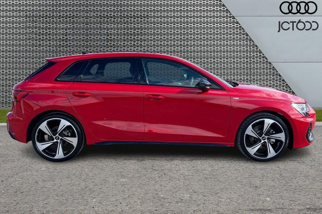 AUDI   A3 Sportback Photo 4