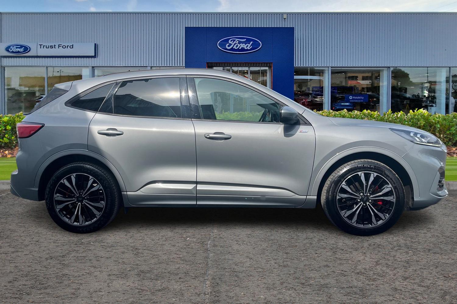 Ford KUGA Photo 2