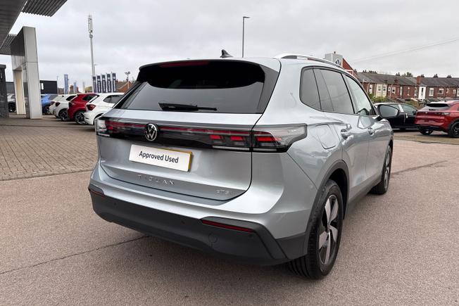 VOLKSWAGEN Tiguan Photo 24