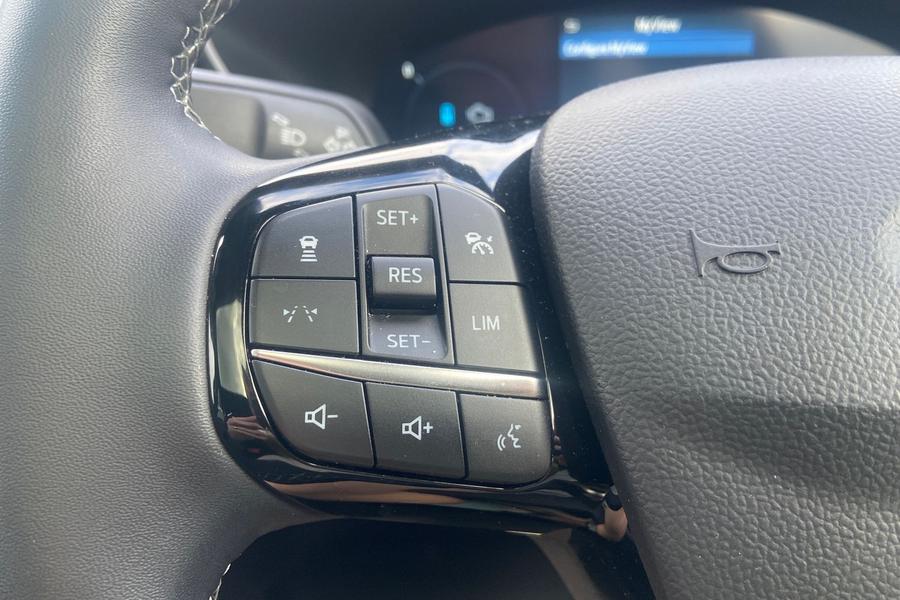 Ford KUGA Photo autoimg-b1fdc0f17c03674257532495b17e976113a700f8.jpg