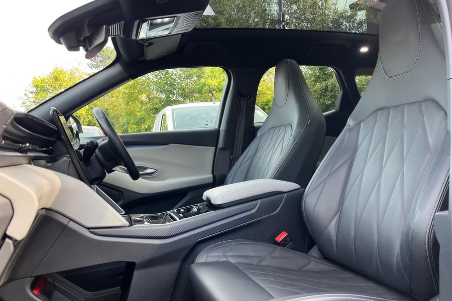 Ford Explorer Photo autoimg-b2018f1a174904012eef97d362ea7a352a8ec45c.jpg
