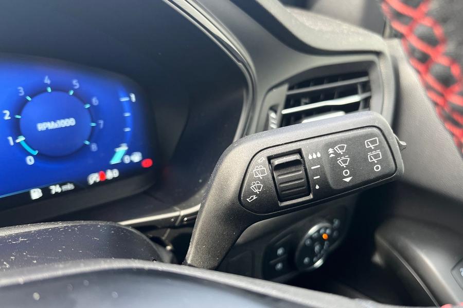 Ford FOCUS Photo autoimg-b20618b4617d00556931eadbc58c75d09da9aa8c.jpg