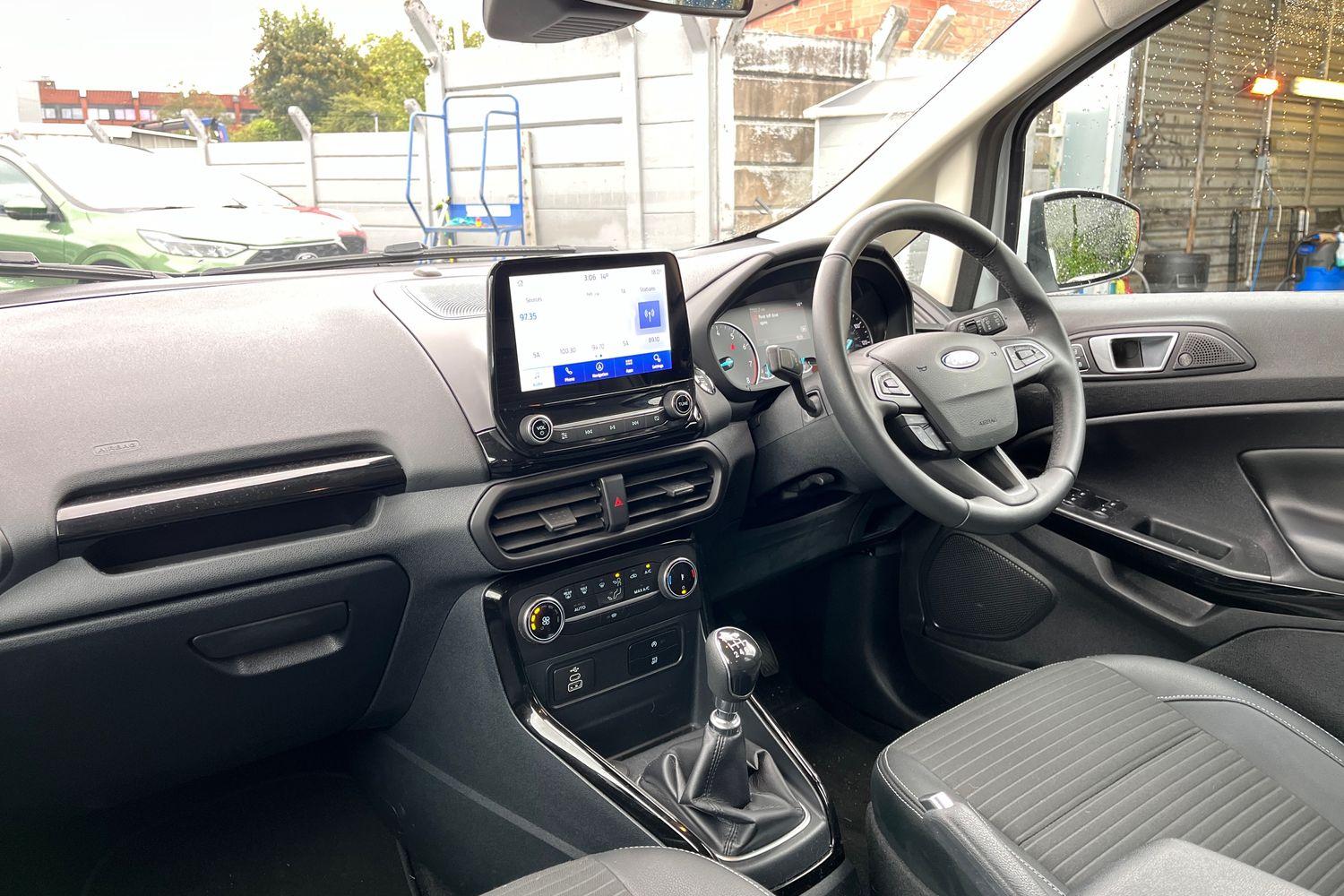 Ford ECOSPORT Photo 17
