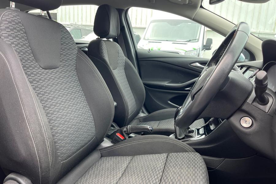 Vauxhall ASTRA Photo autoimg-b20bca5fc586fb3b90aa9e508a77f1ba94d2d406.jpg