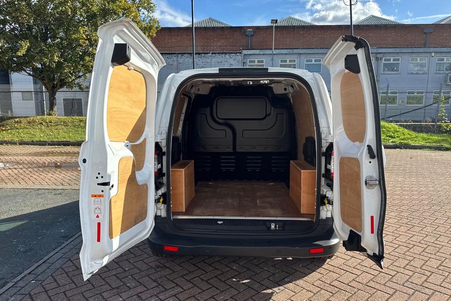 Ford TRANSIT COURIER Photo autoimg-b20d185c6182d6cdb9bb5eaa5900bd8036a291f7.jpg