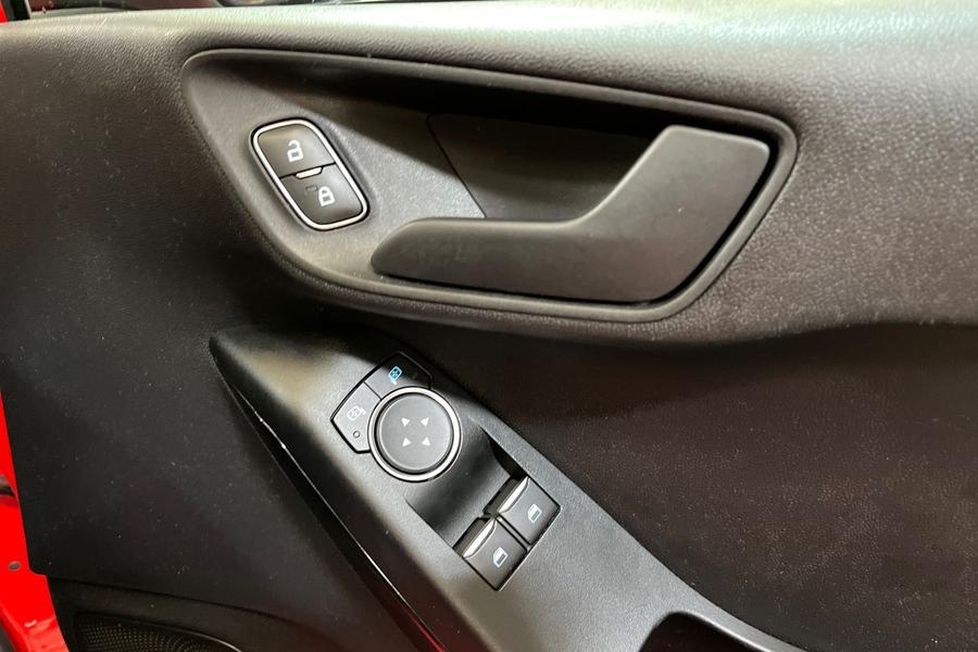 Ford FIESTA Photo autoimg-b210563de4e87b77ea0ddca1fb76b473a8affce4.jpg