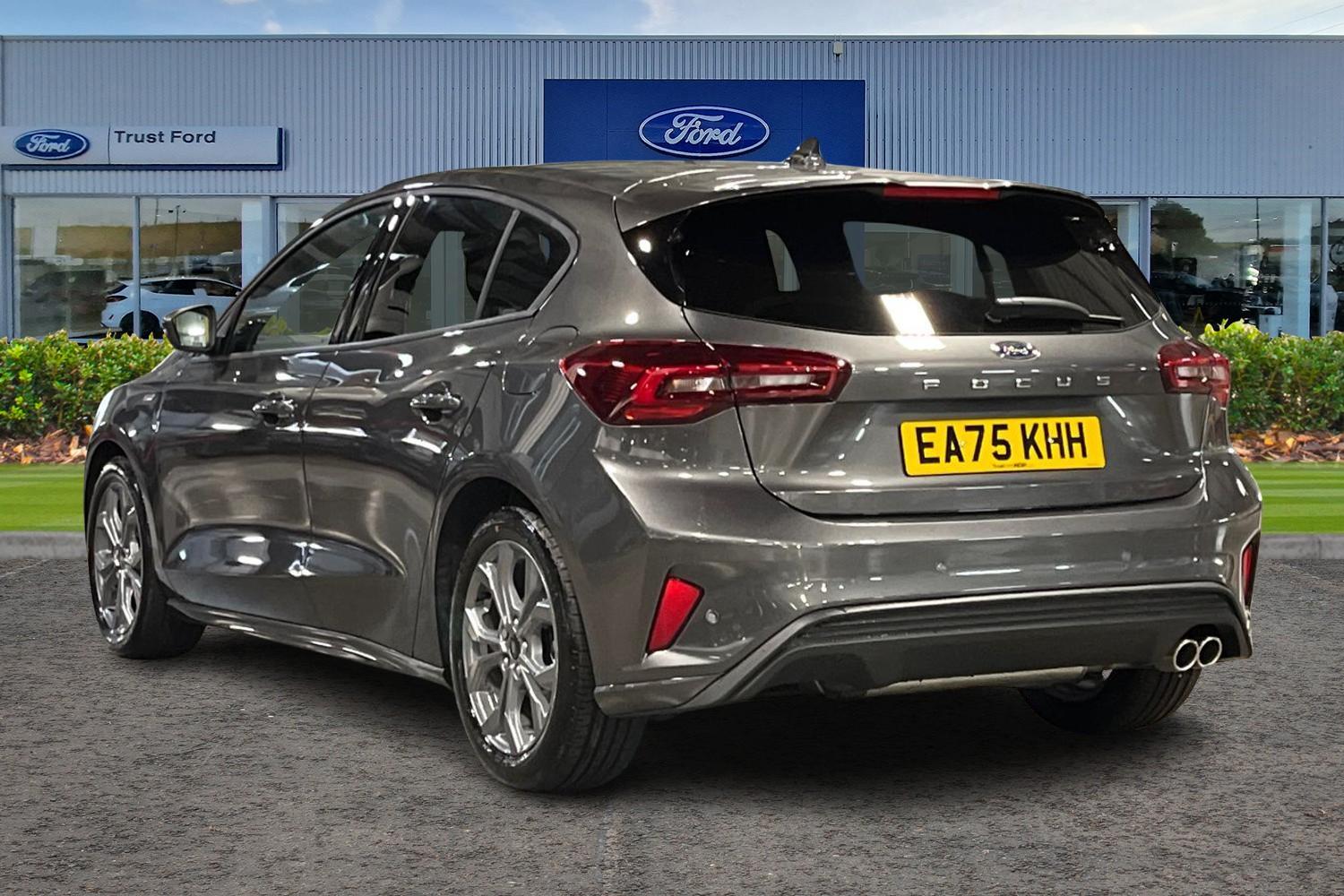 Ford Focus Photo 1