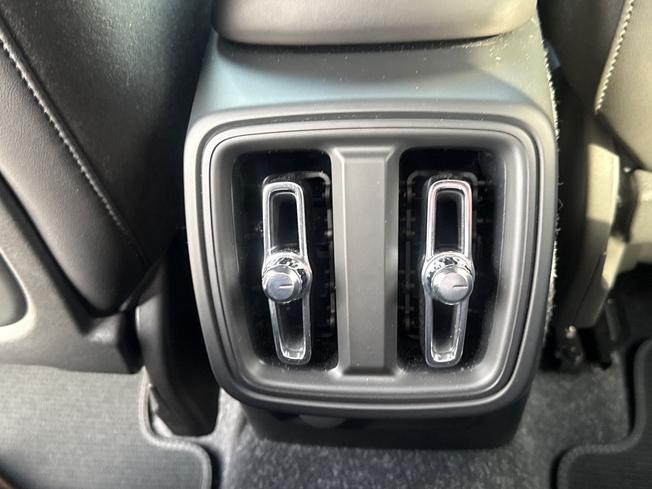 VOLVO Xc40 Photo 23