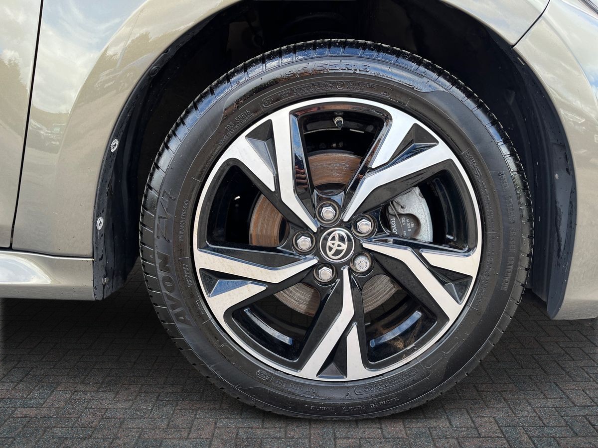 Toyota Yaris Photo 8
