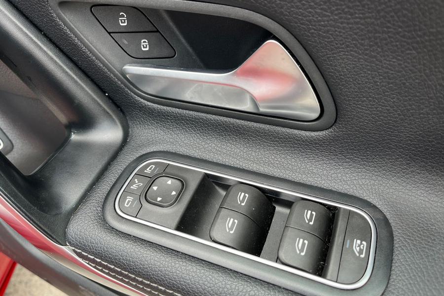 Mercedes-Benz CLA Photo autoimg-b219fa78bdcc2213da669803f6dc21343741f7fb.jpg