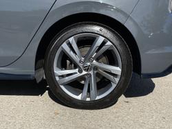 VOLKSWAGEN Golf Photo 5