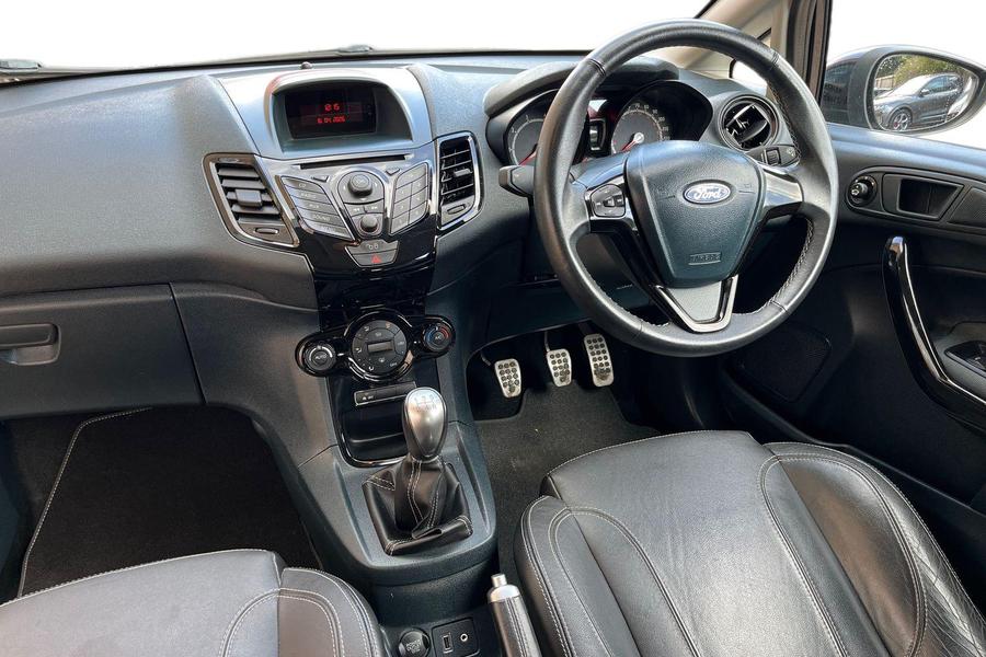 FORD FIESTA Photo autoimg-b2201b9c5ebdd623c6f508f3532c35fc61450541.jpg