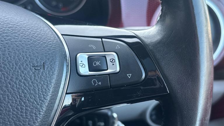 Used Volkswagen up! DL17WFK 19