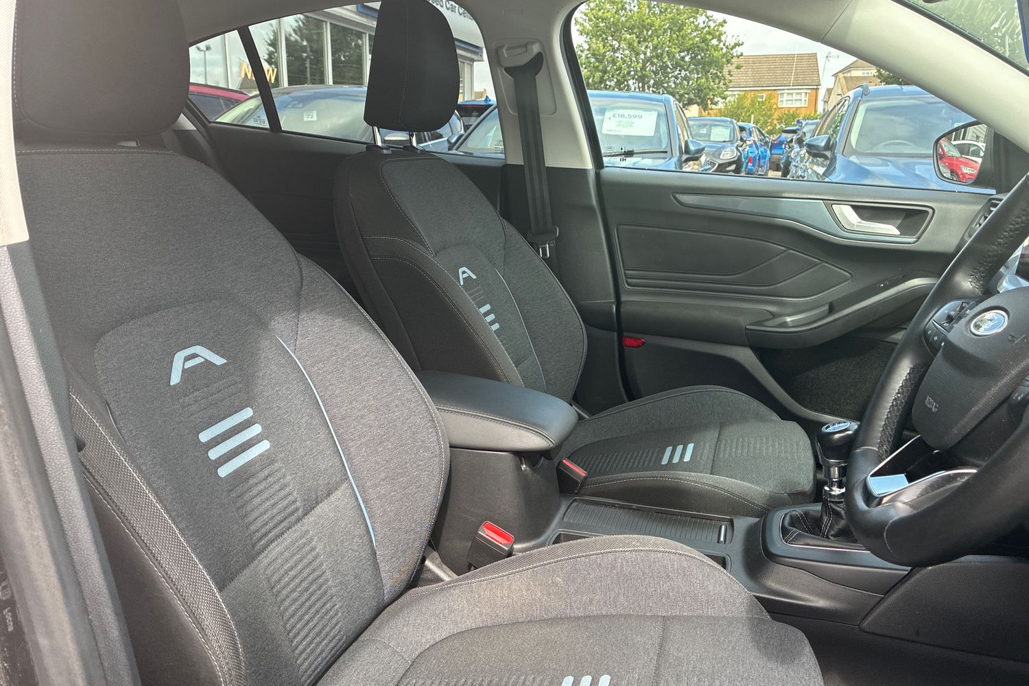 Ford FOCUS Photo 16