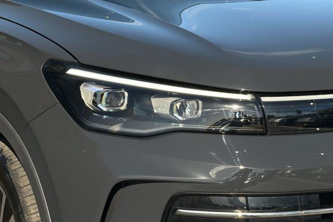 VOLKSWAGEN Tiguan Photo 19